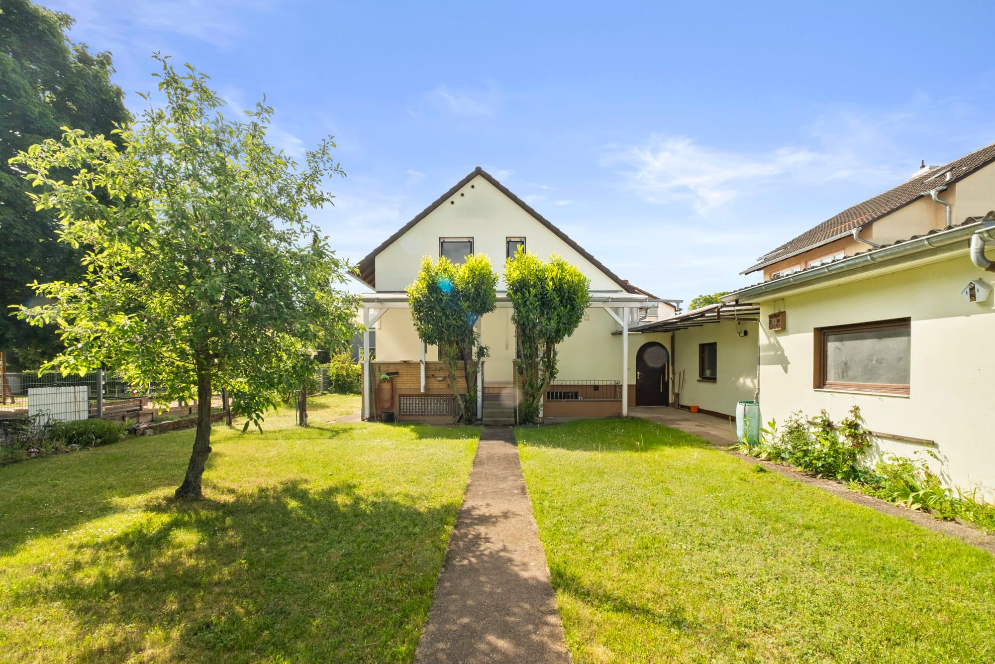 Gartenseite eines von MHR verkauften Einfamilienhauses in Worms-Pfeddersheim